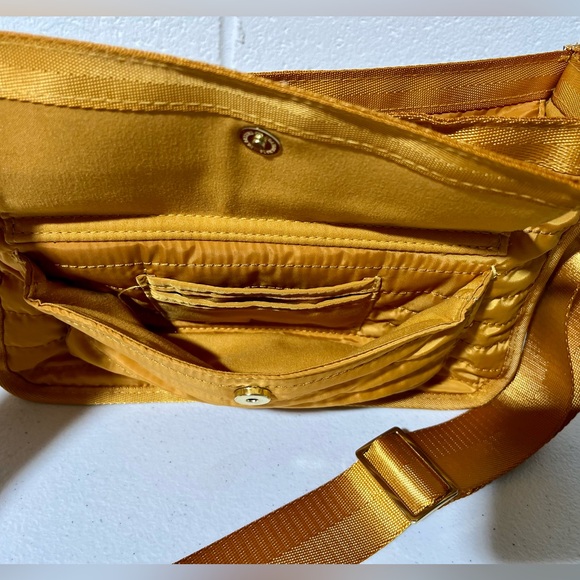 Tommy Bahama Mini Mighty Quilted Travel Puffer Crossbody Bag - Picture 9 of 13